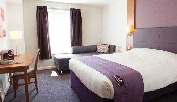 Premier Inn Epsom Central Eksteriør bilde